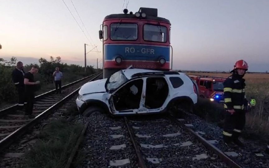 Mașină lovită de tren, trei morți și un rănit. Decizia fatală care a dus la accidentul tragic din Buzău