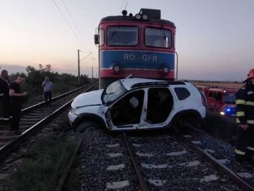 Mașină lovită de tren, trei morți și un rănit. Decizia fatală care a dus la accidentul tragic din Buzău
