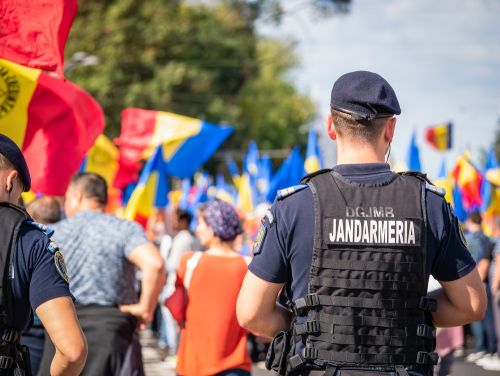 Protest al pensionarilor militari la București pentru drepturi egale la pensii
