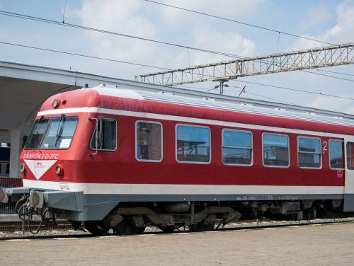 Trenurile CFR au înregistrat întârzieri din cauza condiţiilor meteo nefavorabile. Ce rute au fost afectate