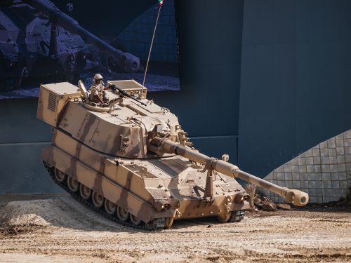 Tehnică militară pentru România și Bulgaria, trimisă de SUA. Nava cu echipamente militare a ajuns în Grecia