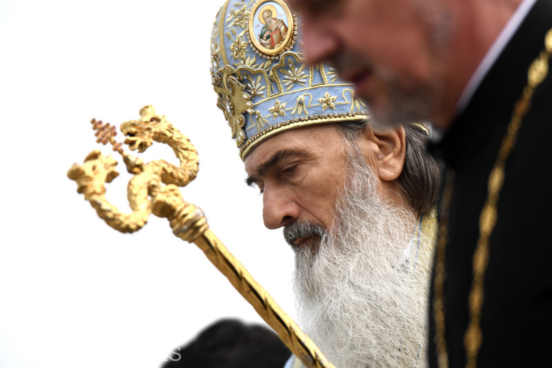 IPS Teodosie, audiat la DNA în dosarul de cumpărare de influenţă: „Nu sunt ghicitor”/De ce îl acuză procurorii pe Arhiepiscopul Tomisului