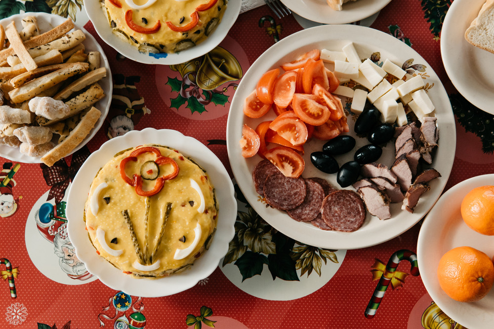 Masa de Crăciun. Cum să ne ospătăm fără să clacăm