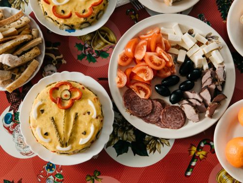 Masa de Crăciun. Cum să ne ospătăm fără să clacăm