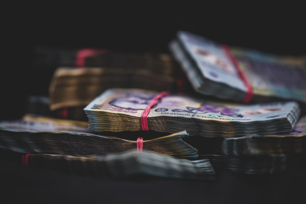 Noile majorări pentru anul 2024. Românii care vor primi mai mulți bani de la 1 ianuarie 2024