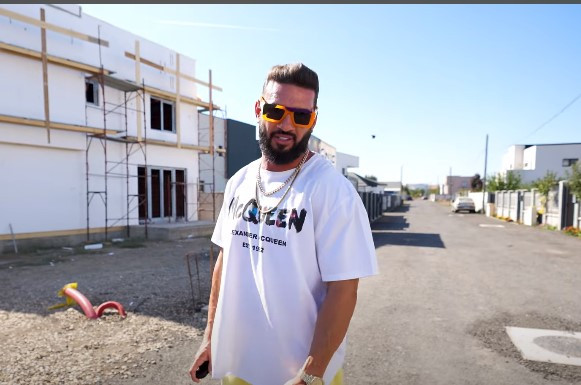 Dorian Popa, gest impresionant pe străzile din București. Vloggerul a izbucnit în lacrimi: „O să ajungeți la sapă de lemn”