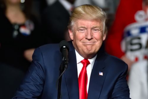 Trump vs. Biden: confruntarea vârstei și a gafelor în drumul spre Casa Albă