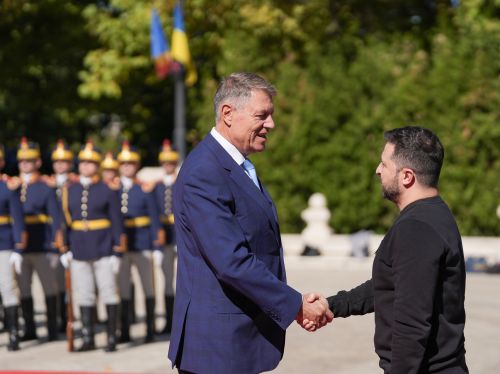 Decizie istorică! Limba română, decretată limbă oficială pentru românii din Ucraina