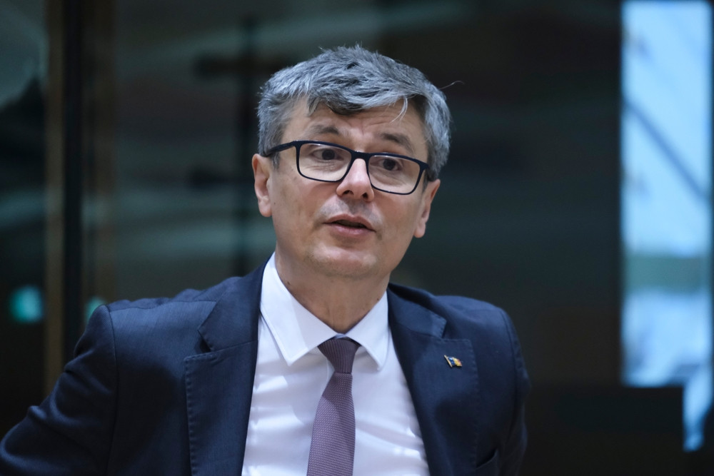 Virgil Popescu a fost audiat la DNA în dosarul măștilor neconforme cumpărate de Romarm