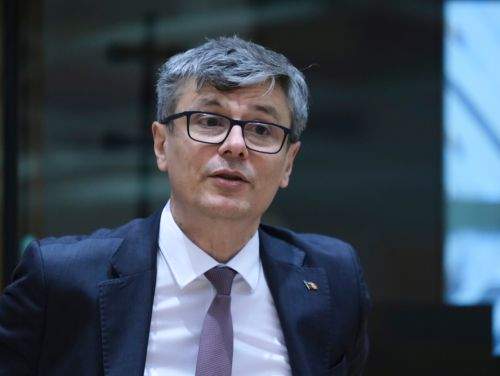 Virgil Popescu a fost audiat la DNA în dosarul măștilor neconforme cumpărate de Romarm