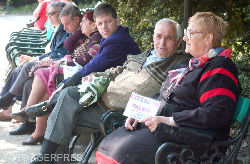 Ce procent din salariu va fi pensia din 2035. Sute de mii de români au început să cotizeze la Pilonul III