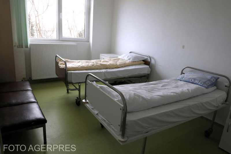 Intoxicație fatală. Doi soți din Craiova au murit după ce au dat cu spray contra țânțarilor în casă