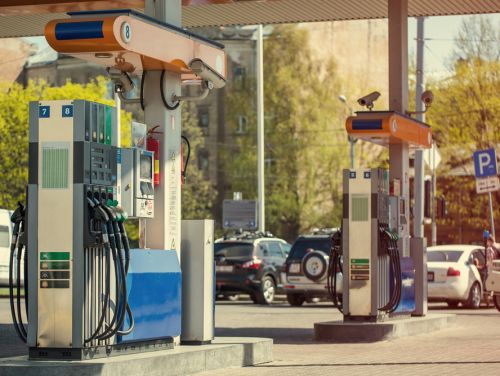 Scumpiri la pompă: cele mai mari prețuri la carburanți din ultimele 3 luni, iar acestea nu se vor opri aici. Care sunt principalele cauzele