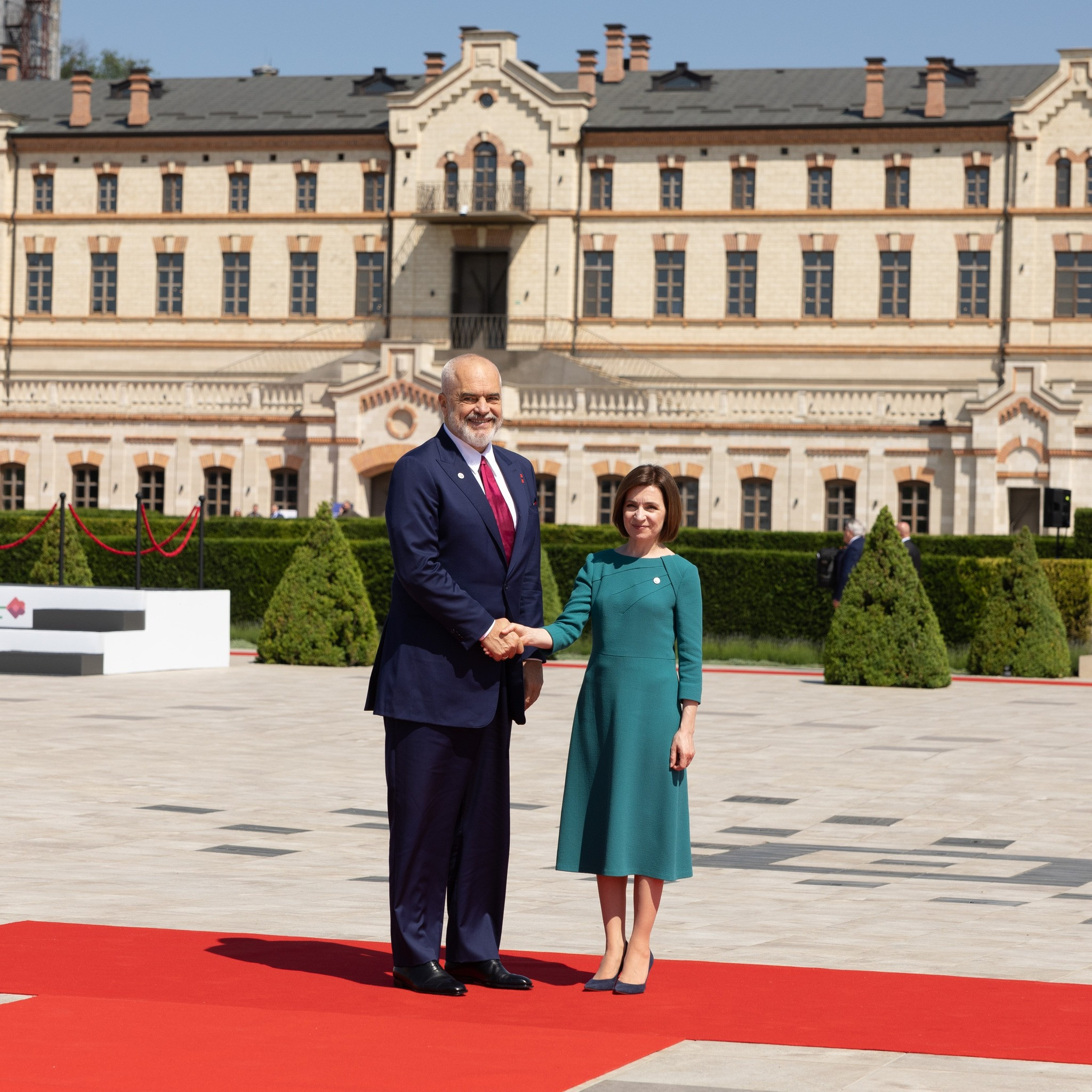 Meniul pregătit pentru liderii europeni la summitul din Moldova. Vor fi primiți cu Babă Neagră sau colțunași din dovleac murat