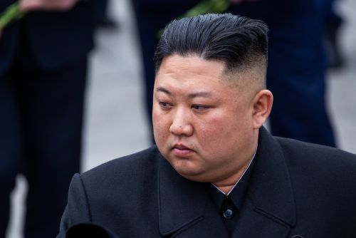 Kim Jong Un testează un nou tanc în timpul exercițiilor militare din Coreea de Nord