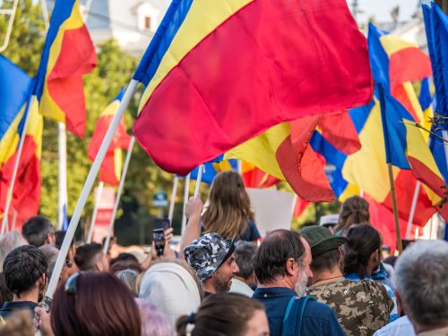 Angajații agențiilor pentru IMM-uri din România protestează. Ce îi nemulțumește