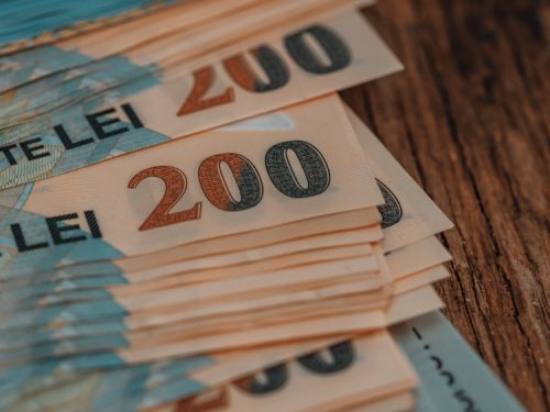 Sute de români au cumpărat vechime la pensie în rate. Cât este valoarea pe o lună și cine poate achita retroactiv