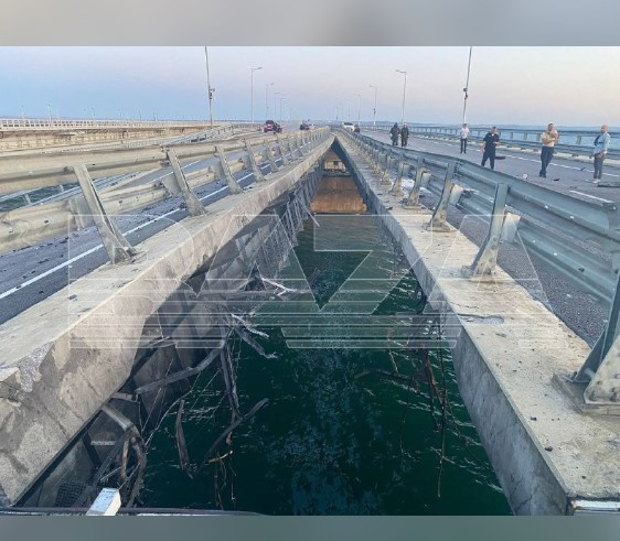 Podul Kerci din Crimeea, lovit de drone: primele imagini și reacția Ucrainei
