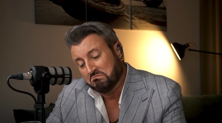 Cătălin Botezatu, critici la adresa ținutei lui Carmen Iohannis de la încoronarea Regelui Charles: „Nu are cercei, are o...”