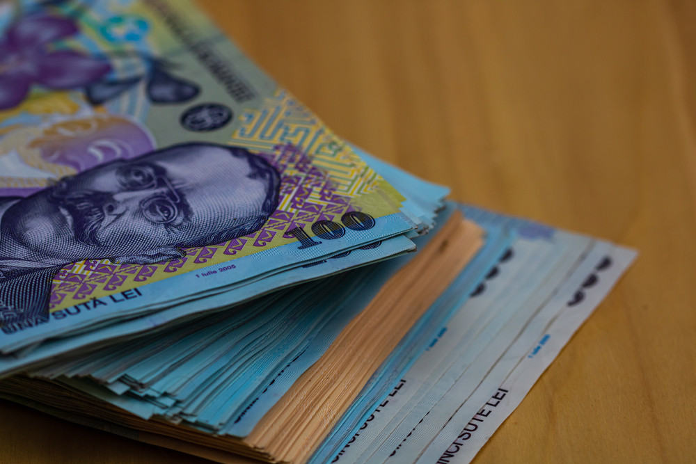 Cum putem scădea rata cu câteva sute de lei. BNR menține dobânda-cheie la un nivel ridicat