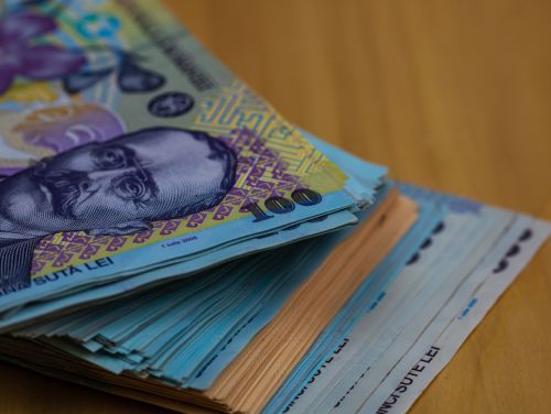 Cum putem scădea rata cu câteva sute de lei. BNR menține dobânda-cheie la un nivel ridicat