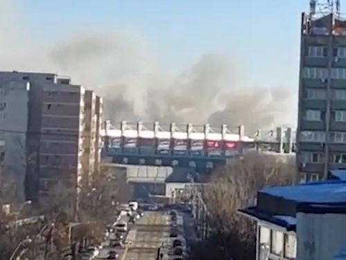 Incendiu puternic în zona dintre Gara Basarab și Podul Grant din Capitală. A fost emis mesaj RO-Alert