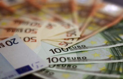 Curs valutar BNR, azi, 08 noiembrie 2023. Cotațiile principalelor monede internaționale