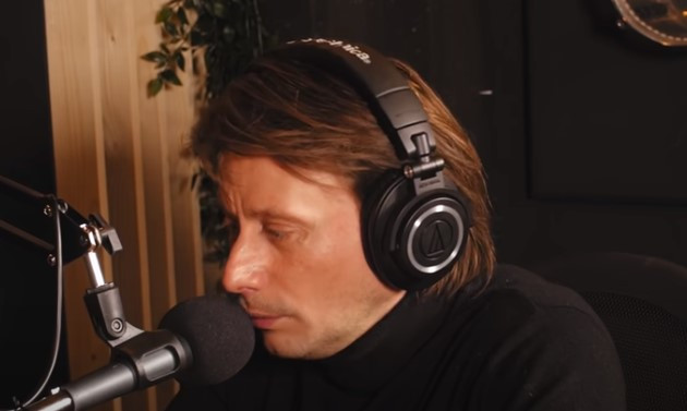 Marius Manole s-a accidentat pe scenă. Actorul a fost transportat de urgență la spital