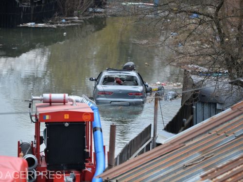 Cod roșu de inundații în Timiș, localități înghițite de ape. „Vai de capul meu! Dezastru!”