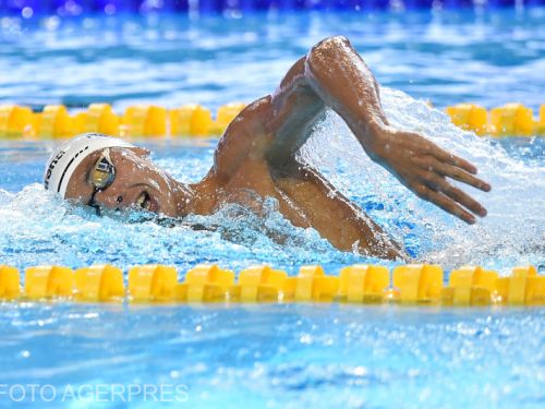 David Popovici s-a calificat în semifinalele probei de 200 de metri liber, la Campionatele Mondiale de la Fukuoka. A obținut al treilea timp din serii