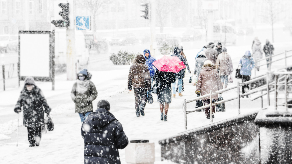 Ciucă: „Situaţia este sub control în judeţele aflate sub Cod roşu de viscol şi ninsori”