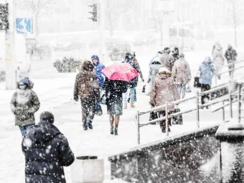 Ciucă: „Situaţia este sub control în judeţele aflate sub Cod roşu de viscol şi ninsori”