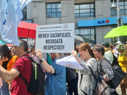 Profesorii nu se întorc la catedre; intră în a treia săptămână de grevă. Condiția pusă de dascăli pentru a renunța la proteste