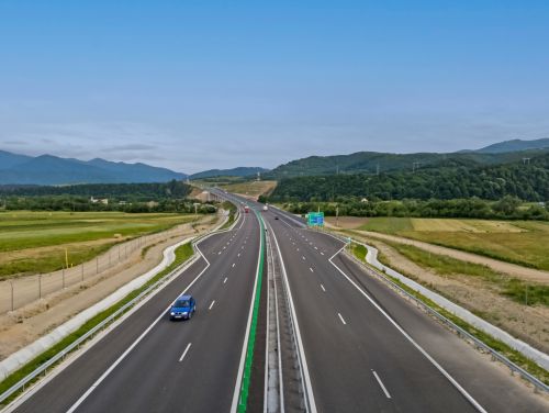 Circulație rutieră restricționată pe A1. Defecțiuni tehnice la o autocisternă încărcată cu GPL