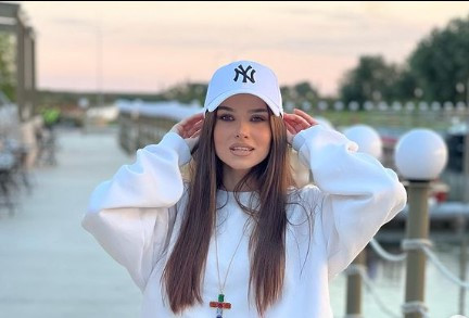 Theo Rose, despre motivul pentru care fiul ei nu a purtat numele de familie al tatălui. Declarații despre al doilea copil: „Este o procedură standard”