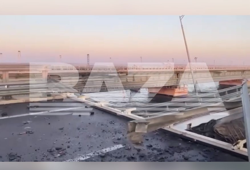 Podul Kerci din Crimeea, lovit de drone: primele imagini și reacția Ucrainei