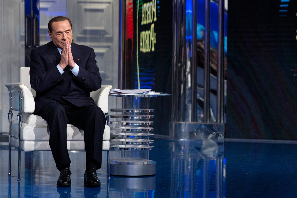 Silvio Berlusconi ar suferi de leucemie. Fostul premier italian, internat de urgență la Terapie Intensivă