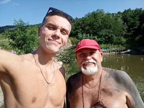 Unde a plecat David Popovici în vacanță. Turiștii au fost surprinși să-l vadă în această destinație modestă