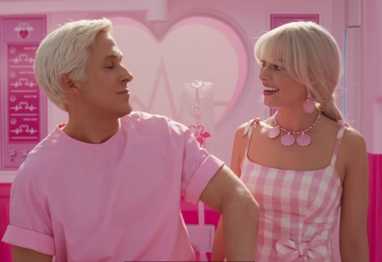 „Gâtul de lebădă”, noul trend periculos creat de filmul Barbie. Ce este și cum ne poate afecta sănătatea