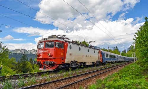 De ce CFR încetinește trenurile în plină vară? Află adevăratul motiv