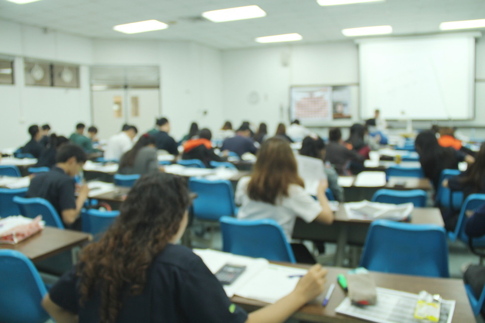 Simulare BAC 2023. Ce subiect le-a picat elevilor claselor a XII-a la punctul 3