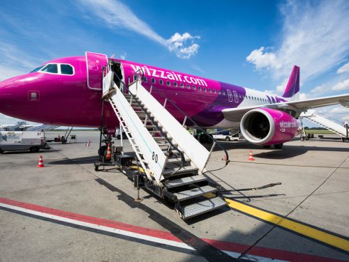 Wizz Air suspendă zborurile din România spre cinci destinații din Europa