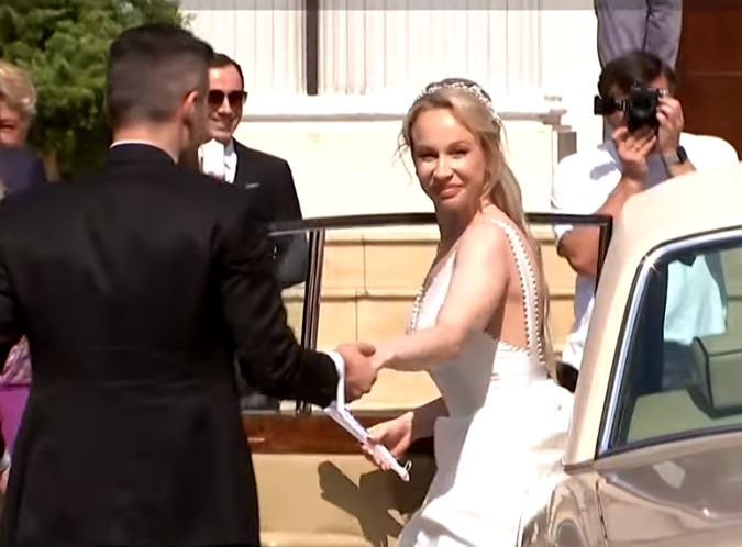 Imagini fabuloase de la nunta Sandrei Izbașa cu Răzvan Bănică. Fosta gimnastă: „Ne bucurăm să fim căsătoriți în fața lui Dumnezeu”