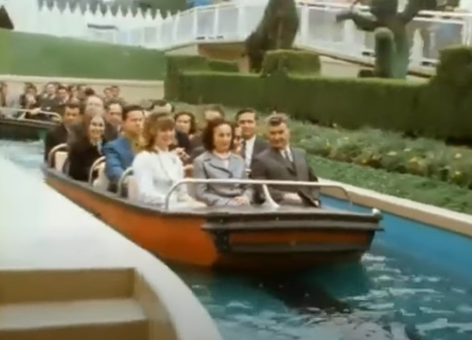 Cum a ajuns Nicolae Ceaușescu să fie primul lider comunist la celebrul parc de distracții Disneyland. După Mickey Mouse, s-a întâlnit cu Richard Nixon