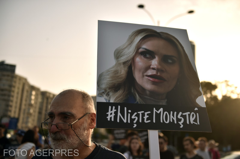 Protest în Piața Victoriei. Oamenii au cerut demisia Gabrielei Firea: „Toți știau, dar sunt fără Dumnezeu”