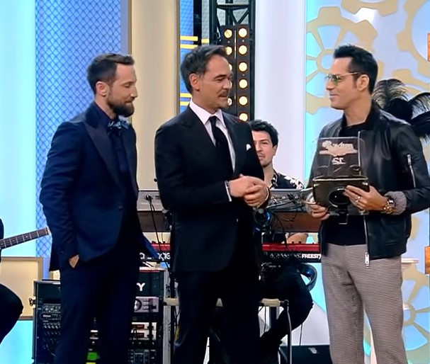 Dani Oțil și Ștefan Bănică Jr., ironii în direct: „La vârsta ta mai asculți de-o păsărică?”