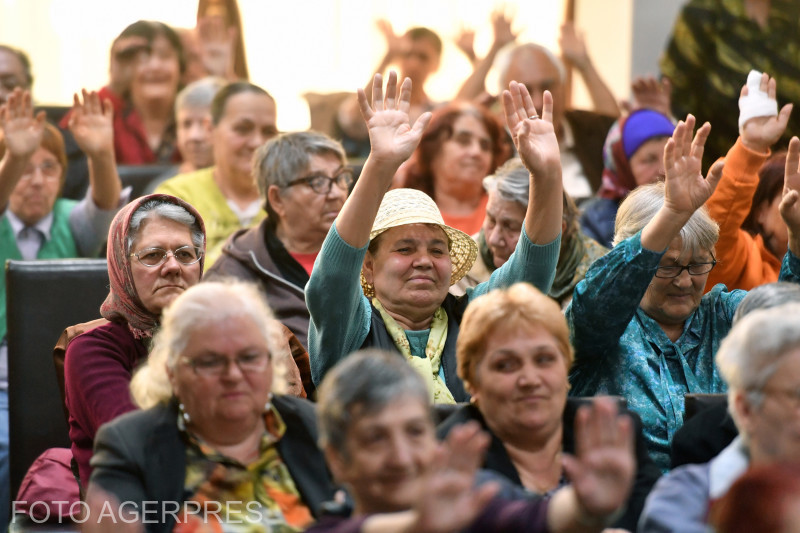 Promisiuni mari pentru pensionari. Cine sunt românii care vor avea pensia dublată în 2024: salt de la 1.100 de lei la 2.000 de lei