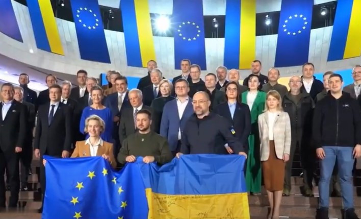 Reuters: Miza summitului UE - Ucraina. Ce piedici ar putea întâmpina Volodimir Zelenski