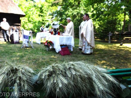 Obiceiuri, tradiții și superstiții în a doua zi de Rusalii. Ce se spune în popor despre cei care nu cinstesc Pogorârea Duhului Sfânt