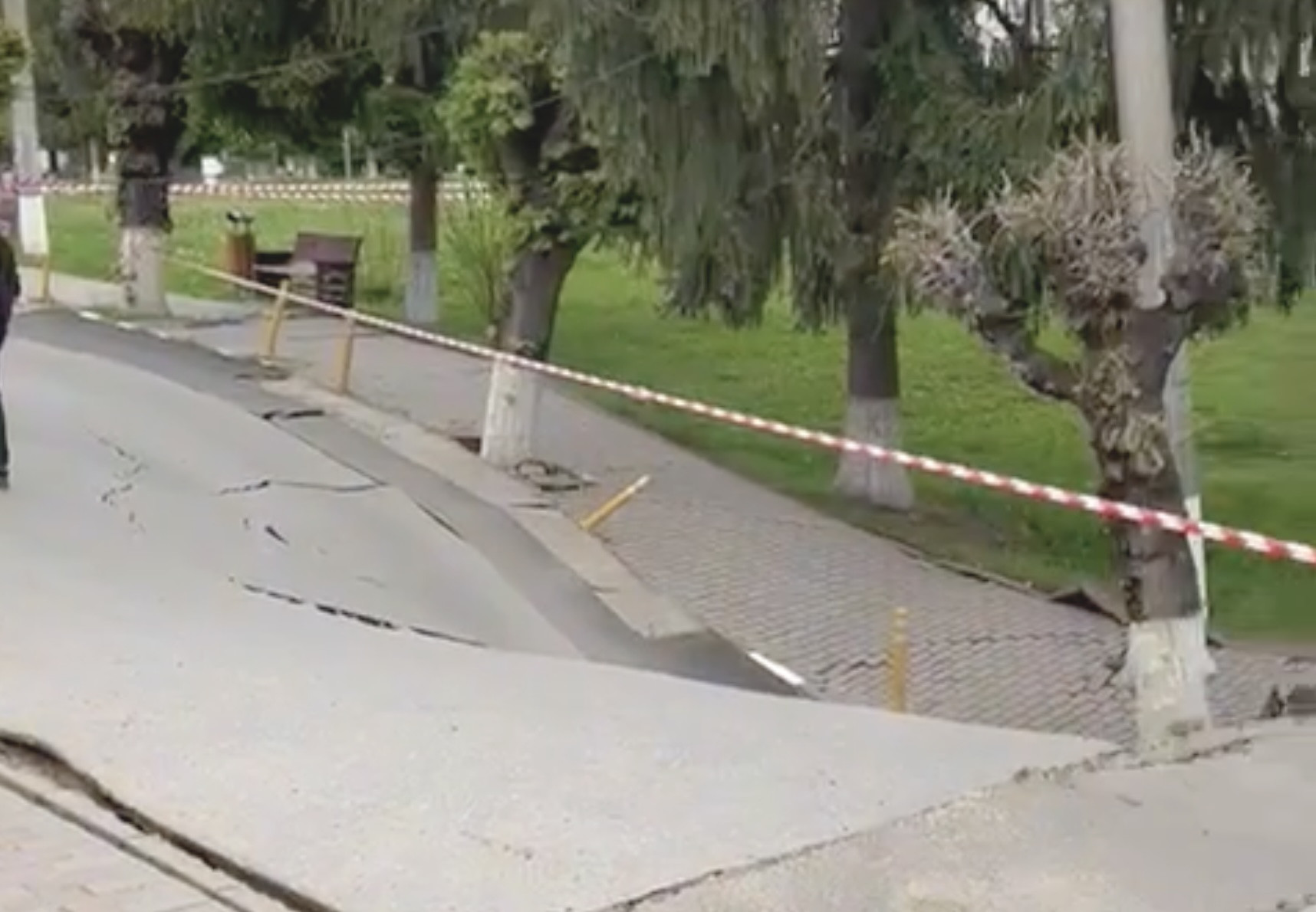 Guvernul României alocă 12 milioane de lei pentru reconstrucția străzii surpate în Slănic Prahova